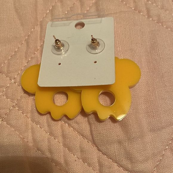 NWT Disney Minnie Mouse Earrings - Picture 5 of 5